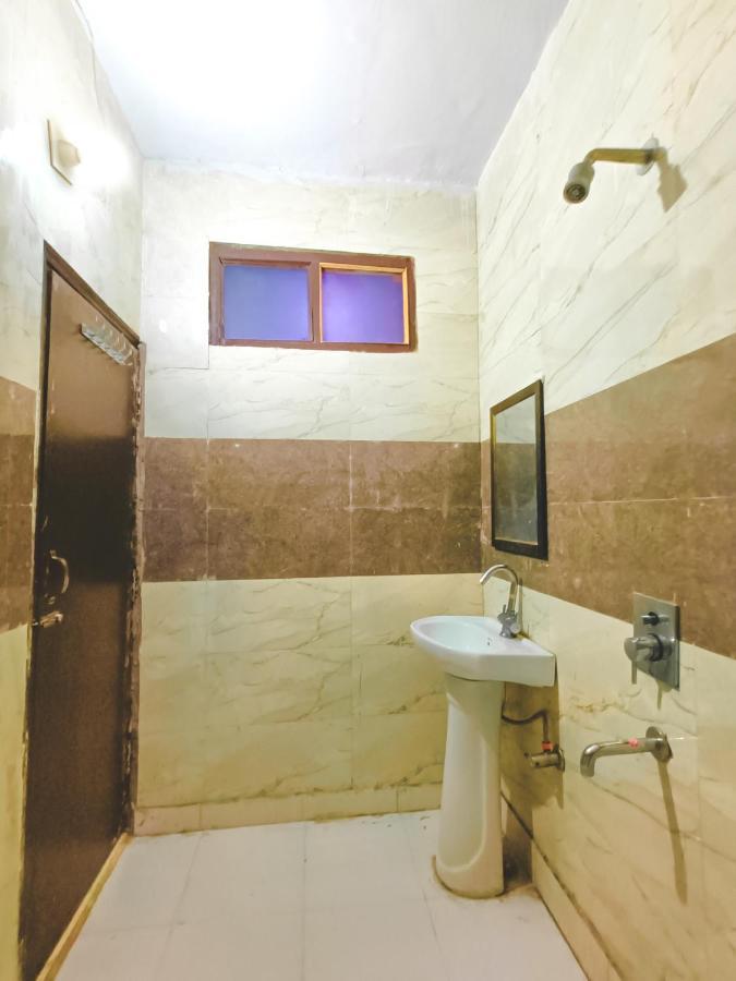 Lisa Homes - Near Terminal 1 - Igi Airport Metro Hotel